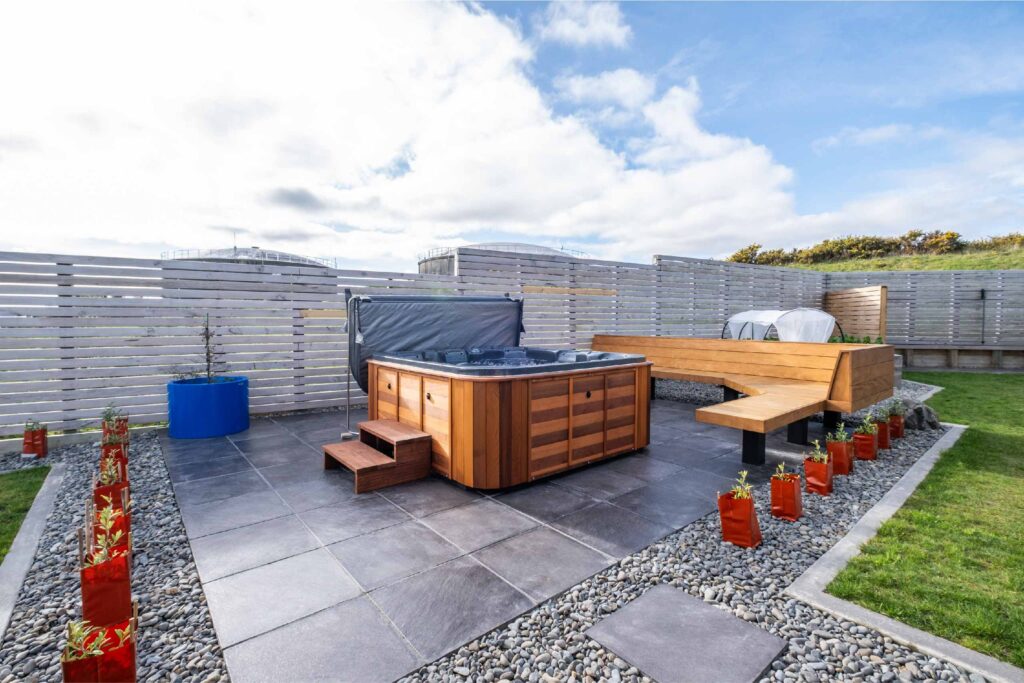 Distinctive Home and Landscapes - Rotorua Grove - Spa Pool AFTER
